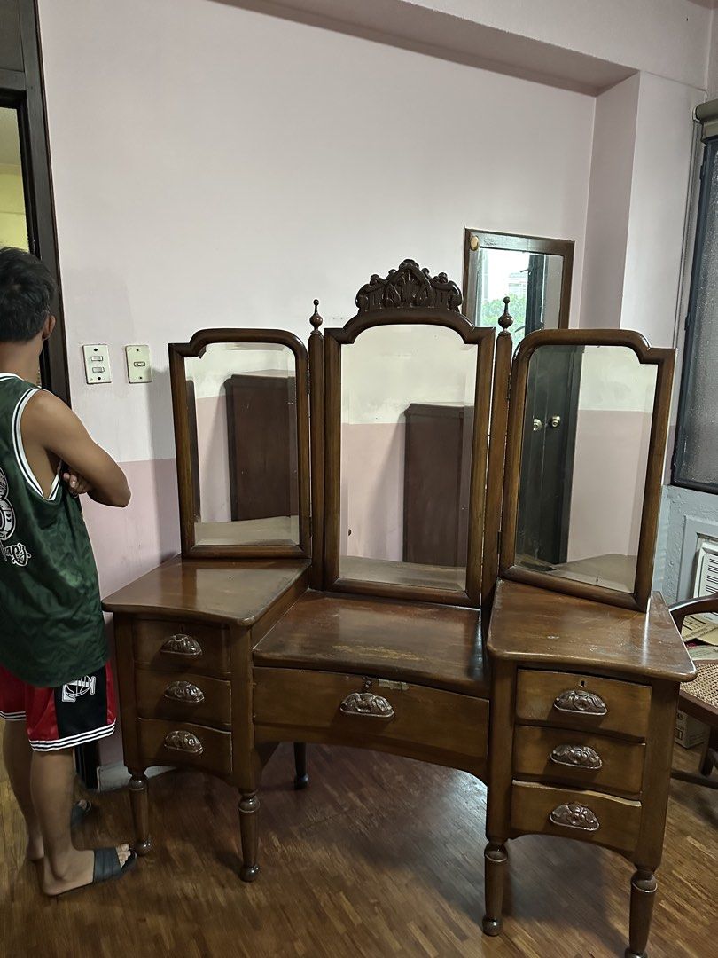 Antique Wooden Vanity Table with Tri-Fold Mirror (Category: Tables & Sets) located in Quezon City. Submitted by anjherga27 (Listing ID 1426816138, Image 2). Description: .