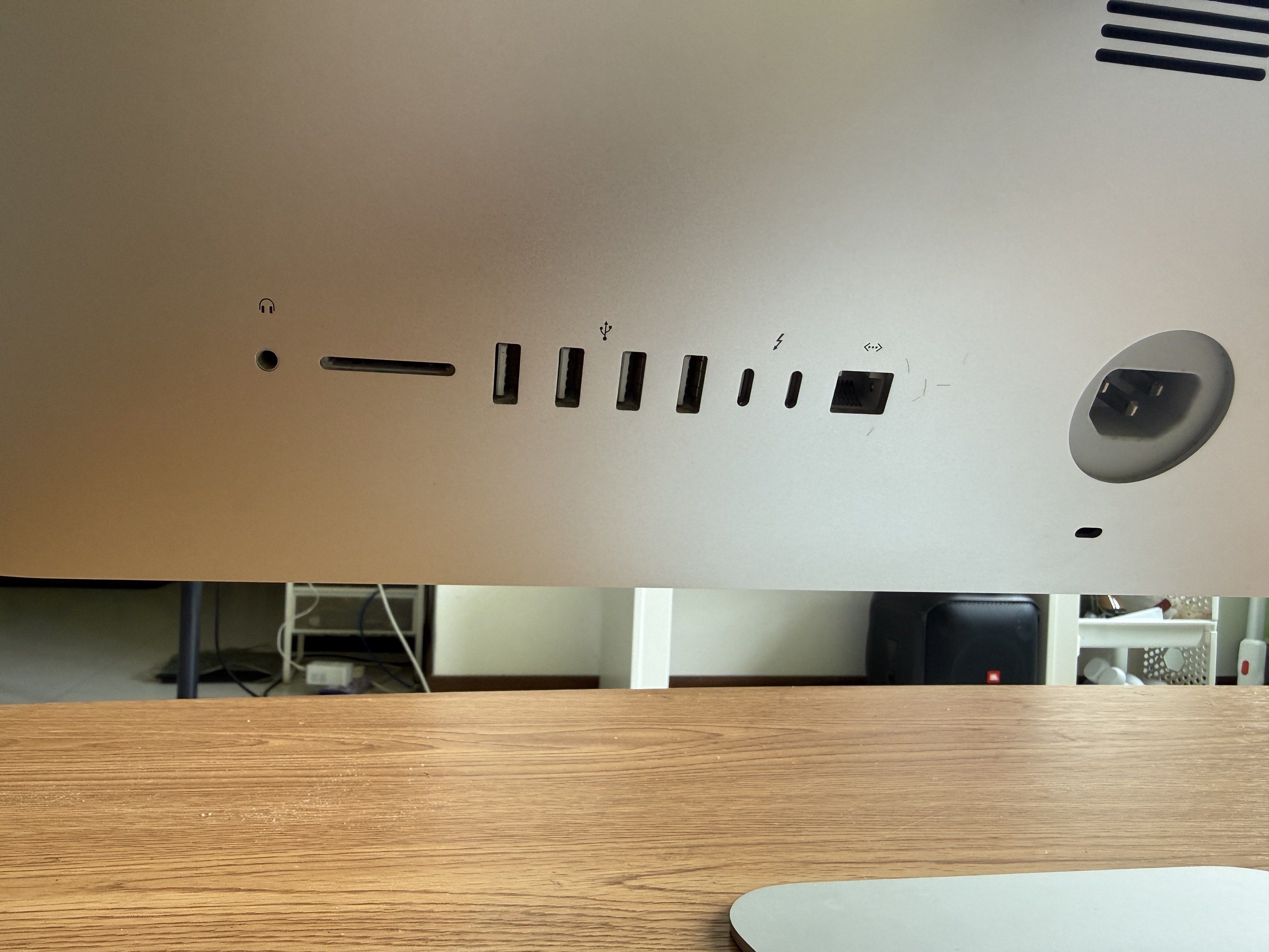 Apple iMac 21.5-inch (2017)413290395400949762