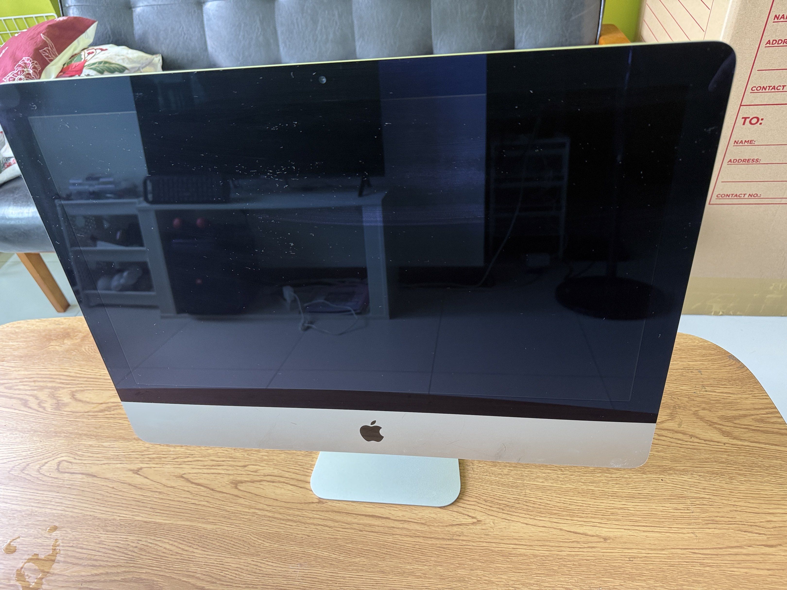 Apple iMac 21.5-inch (2017)413290395400949764