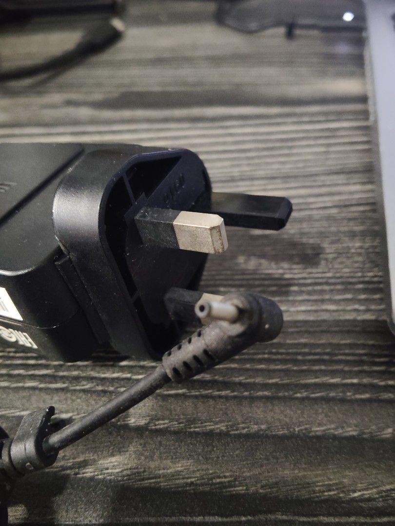 ASUS AC Adapter405985057519718402