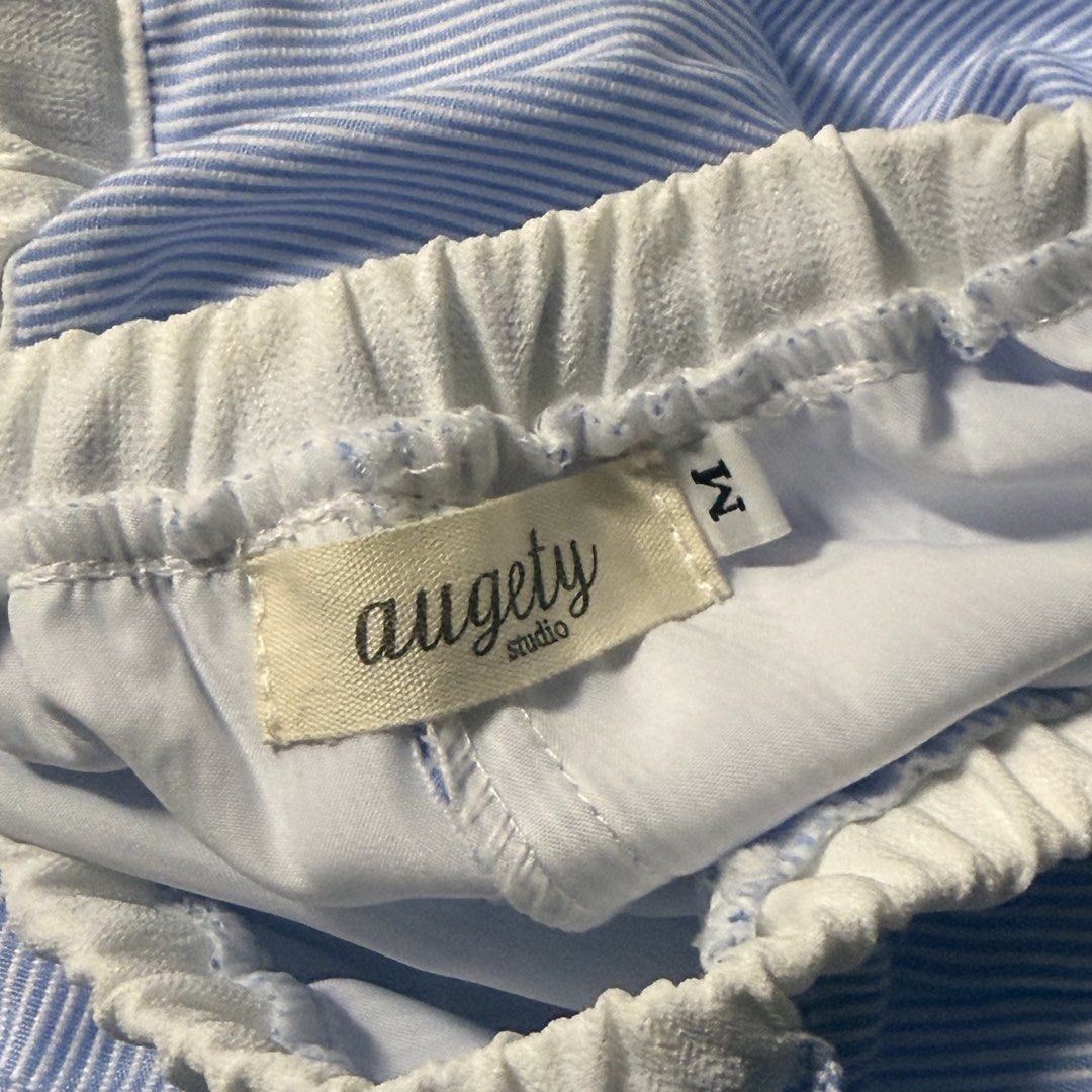 Augety Studio Blue Striped Low Rise Flare Pants (Category: Other Bottoms) located in Quezon City. Submitted by declutterwcha (Listing ID 1426897819, Image 2). Description: Augety Studio Blue Striped Low Rise Flare Pants Size: Medium Condition: 10/10 MOP: BPI, Unionbank Shipping Method: c/o Buyer * Lalamove, Grab, Moveit - Metro Manila * LBC, JRS - Outside Metro Manila Please send a message for further details ✨.
