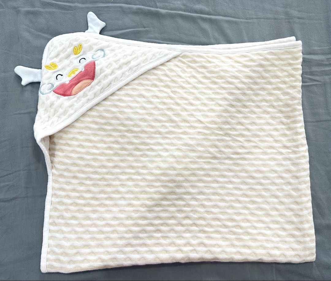 Baby Receiving Blanket / Swaddle / Changing Mat SET (Category: Changing Mats & Accessories) located in Paranaque City. Submitted by joycexu00 (Listing ID 1426831147, Image 3). Description: Seldom used Like new condition! 🤍 Receiving blanket cost more than 1k each. Such a steal! Inclusions: 4 Receiving Blankets 1 Changing Mat.