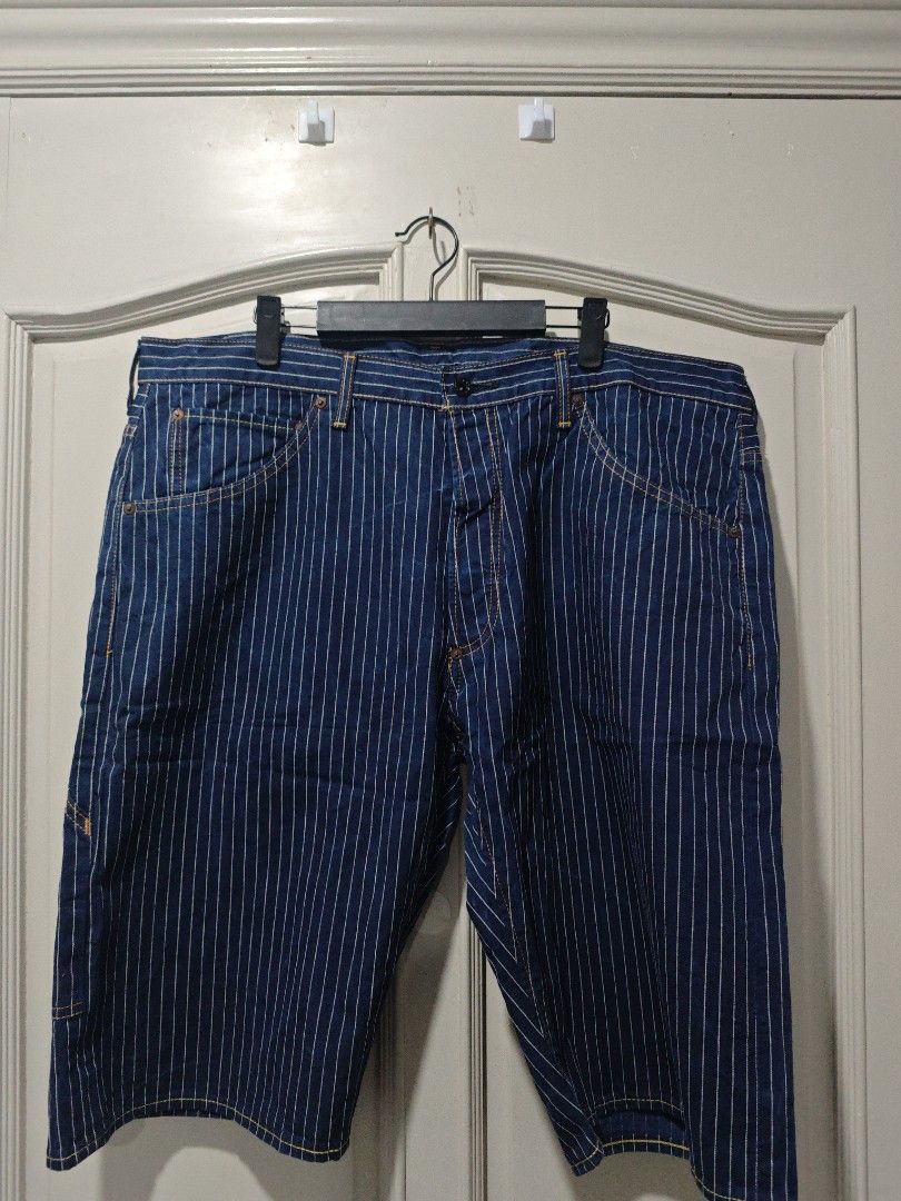 Bathing Ape Shorts (Category: Shorts) located in Iloilo. Submitted by declutterpm2 (Listing ID 1426870959, Image 1). Description: 42 waist 24 Lenght 11 Hem.
