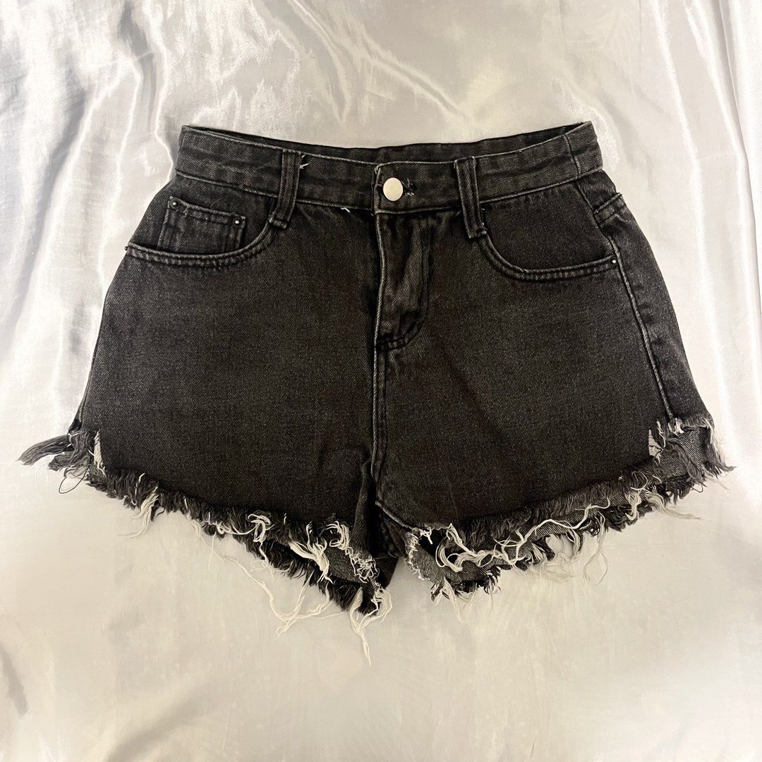 Black High Waisted Ripped Denim Shorts (Category: Shorts) located in Manila. Submitted by ppomprin (Listing ID 1426939057, Image 1). Description: 𑣲 hard denim 𑣲 no flaws 𑣲 payment via gcash qr measurement 𖦹 waist 27 inches 𖦹 length 11.5 inches.