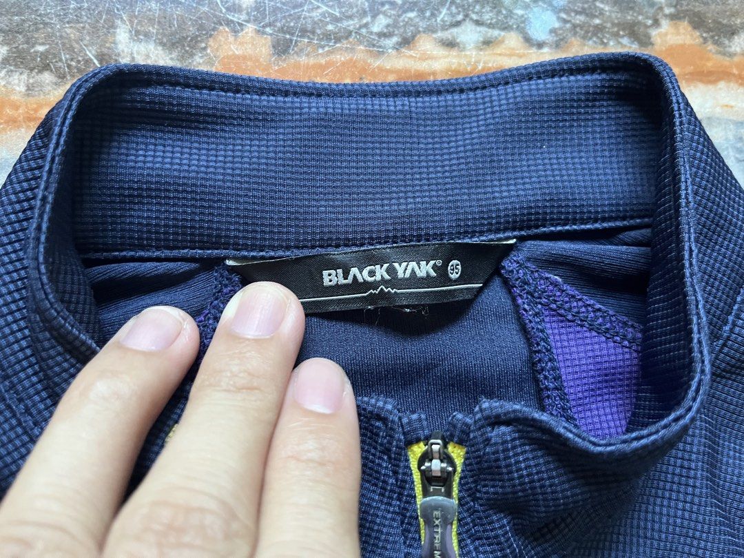 Black Yak Quarter-Zip Pullover (Category: Activewear) located in Koronadal. Submitted by kenyakushop (Listing ID 1426908729, Image 3). Description: All details are posted (Please see photos for reference) No issues can be seen Minimal to No signs of usage .