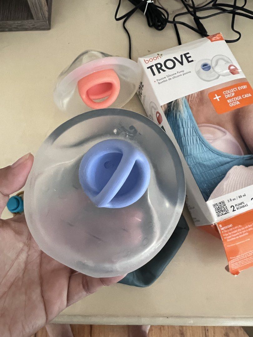 Boon Trove Silicone Breast Pump (Category: Breastfeeding & Bottle Feeding) located in Quezon City. Submitted by iamjulienne (Listing ID 1426795272, Image 2). Description: Boon Trove Pair Used less than 10x Works but I like the hakaa better. Sanayan lang siguro. Located in QC Buyer pays shipping fee.