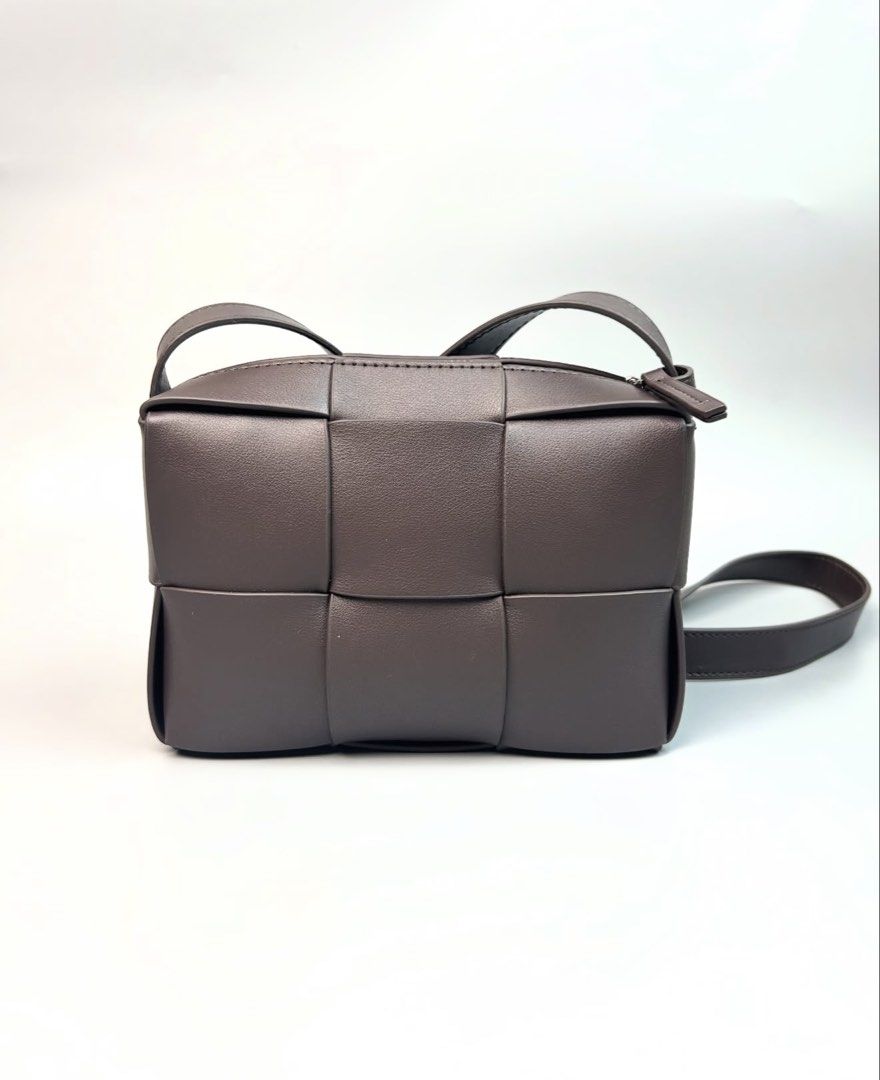 Bottega Veneta BV Arco Camera Bag (Category: Luxury Bags & Wallets) located in Tarlac. Submitted by mvlgstn (Listing ID 1426958809, Image 1). Description: BV arco camera bag condition rating: 9.5/10 issue : none self authentication, please check the details first.