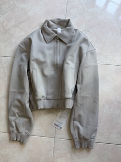 (Category: ) located in . Submitted by cleverspace (Listing ID 1426886956, Image 1). Description: .