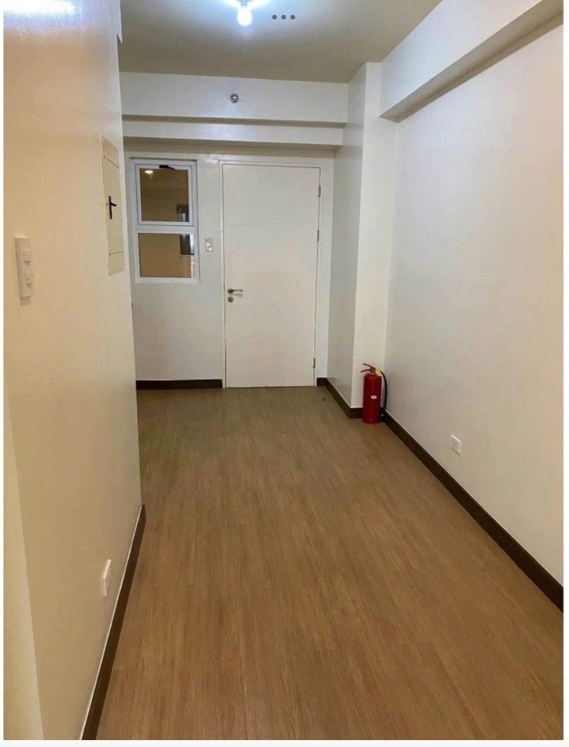 Brixton Place Weston Tower 1 bedroom unit Facing BGC (Category: Apartments & Condos) located in Pasig City. Submitted by BrokerDorenFerran (Listing ID 1426795696, Image 2). Description: RESALE BRIXTON PLACE Weston Tower 30sqm midzone Facing BGC clean title 4M only Including CGT (3.9M ONLY for cash payment) open to bank financing Doren Ferran Licensed Real Estate Broker PRC REBL# 24236 09175725848 #BrixtonPlace #eithbalcony #petfriendly #facingbgc