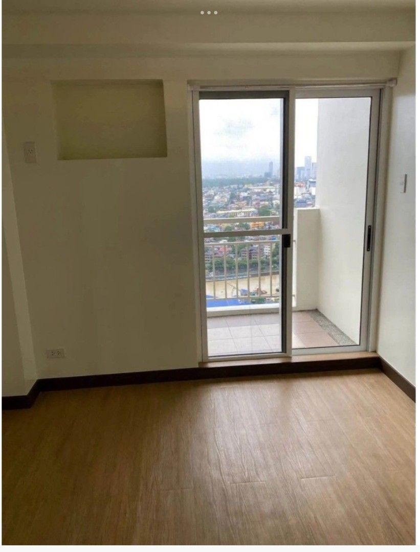 Brixton Place Weston Tower 1 bedroom unit Facing BGC (Category: Apartments & Condos) located in Pasig City. Submitted by BrokerDorenFerran (Listing ID 1426795696, Image 3). Description: RESALE BRIXTON PLACE Weston Tower 30sqm midzone Facing BGC clean title 4M only Including CGT (3.9M ONLY for cash payment) open to bank financing Doren Ferran Licensed Real Estate Broker PRC REBL# 24236 09175725848 #BrixtonPlace #eithbalcony #petfriendly #facingbgc