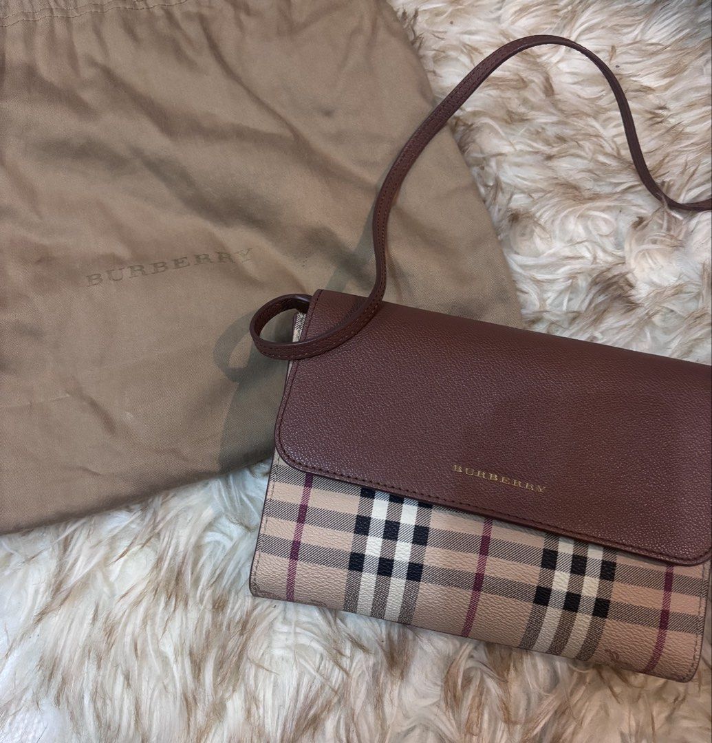 Burberry Small Loxley Hus Crossbody (Category: Luxury Bags & Wallets) located in Dumaguete. Submitted by stefani0002 (Listing ID 1426882899, Image 1). Description: - in bright toffee - bought in 2023 at burberry london - used a few times only - dm for sure buyers only pls :(.