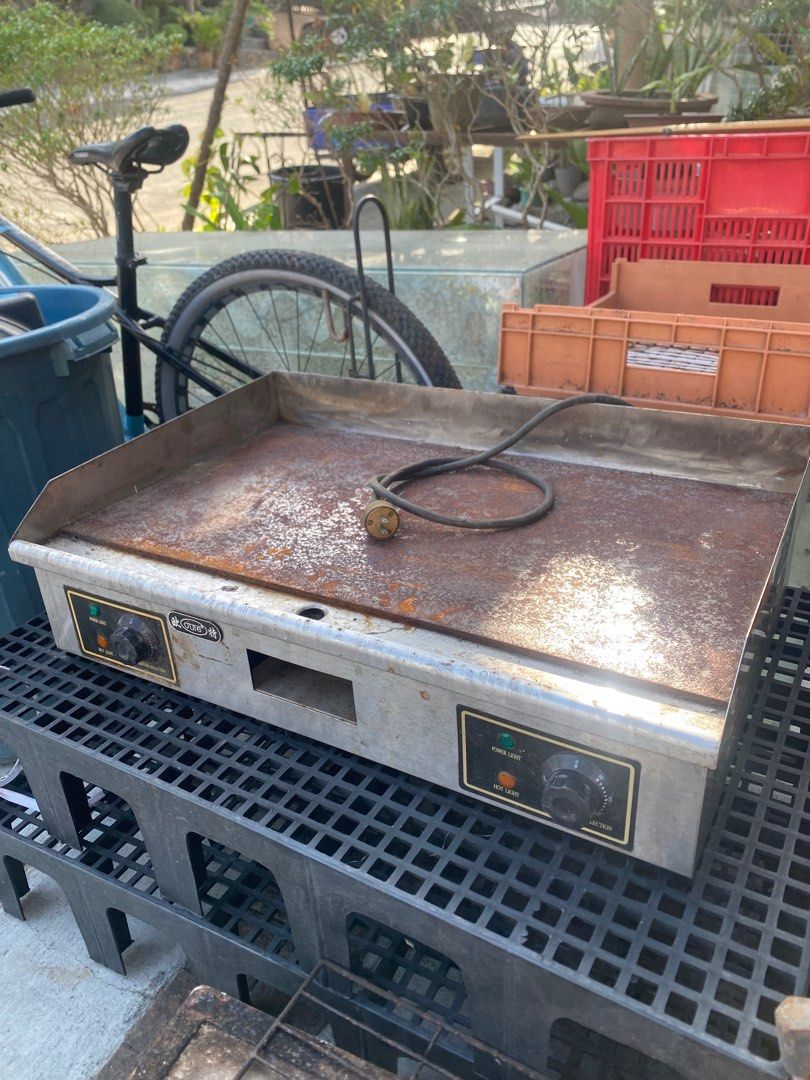 Burger Grill (Eletric) (Category: BBQ, Grills & Hotpots) located in Carmona. Submitted by thomasadviento (Listing ID 1426894902, Image 1). Description: 1 used Burger Grill, Working well but was stored for a long time. Technically used only once..