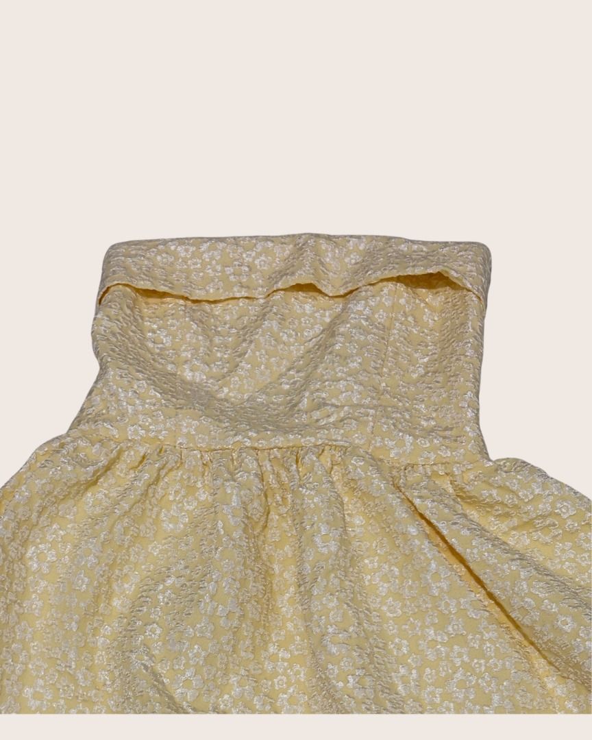 Buttery Yellow Embossed Tube (Category: Dresses) located in Abucay. Submitted by rewornstudio (Listing ID 1426929581, Image 2). Description: -Can fit small to medium -good for beach and casual wear -Buttery yellow color.