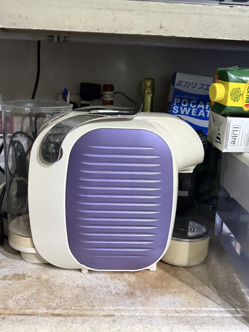 Caffitaly CBTL Coffee Machine (Category: Coffee Machines & Makers) located in Quezon City. Submitted by nikoabl (Listing ID 1426903849, Image 3). Description: No issues Coffee Bean Tea Leaf Machine Rfs: Decluttering Fully functional.
