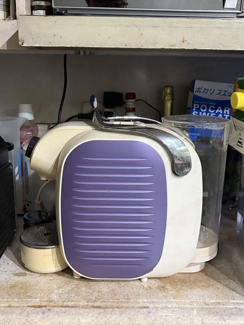 Caffitaly CBTL Coffee Machine (Category: Coffee Machines & Makers) located in Quezon City. Submitted by nikoabl (Listing ID 1426903849, Image 2). Description: No issues Coffee Bean Tea Leaf Machine Rfs: Decluttering Fully functional.