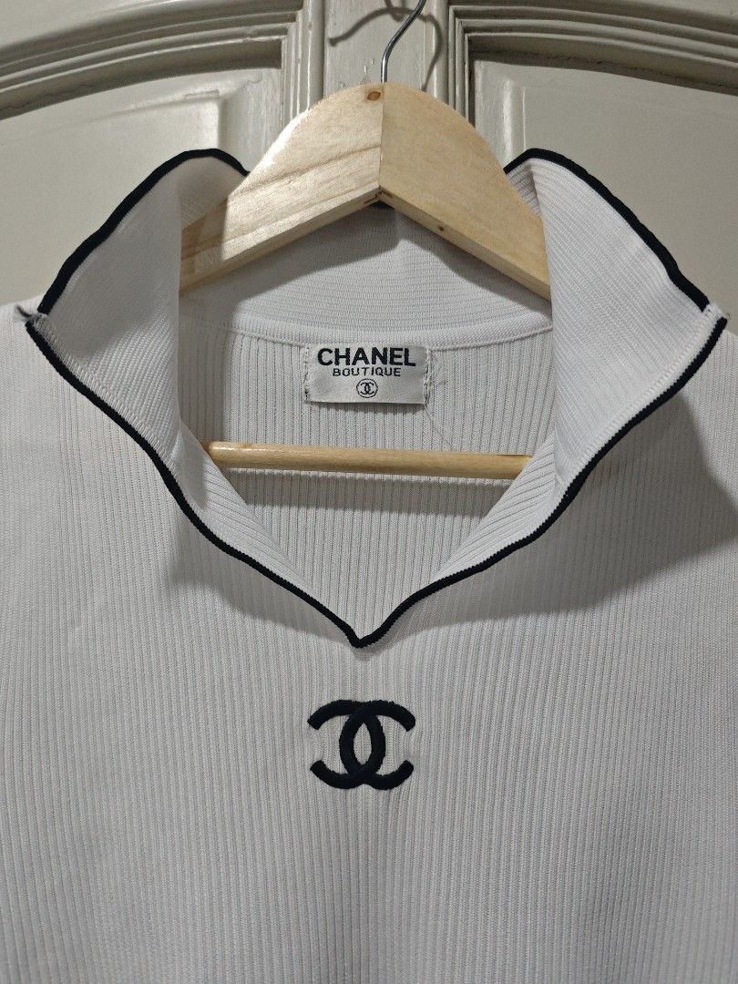 Chanel Boutique Sleeveless Top (Category: Sleeveless) located in Iloilo. Submitted by declutterpm2 (Listing ID 1426864401, Image 2). Description: 15 by 22.