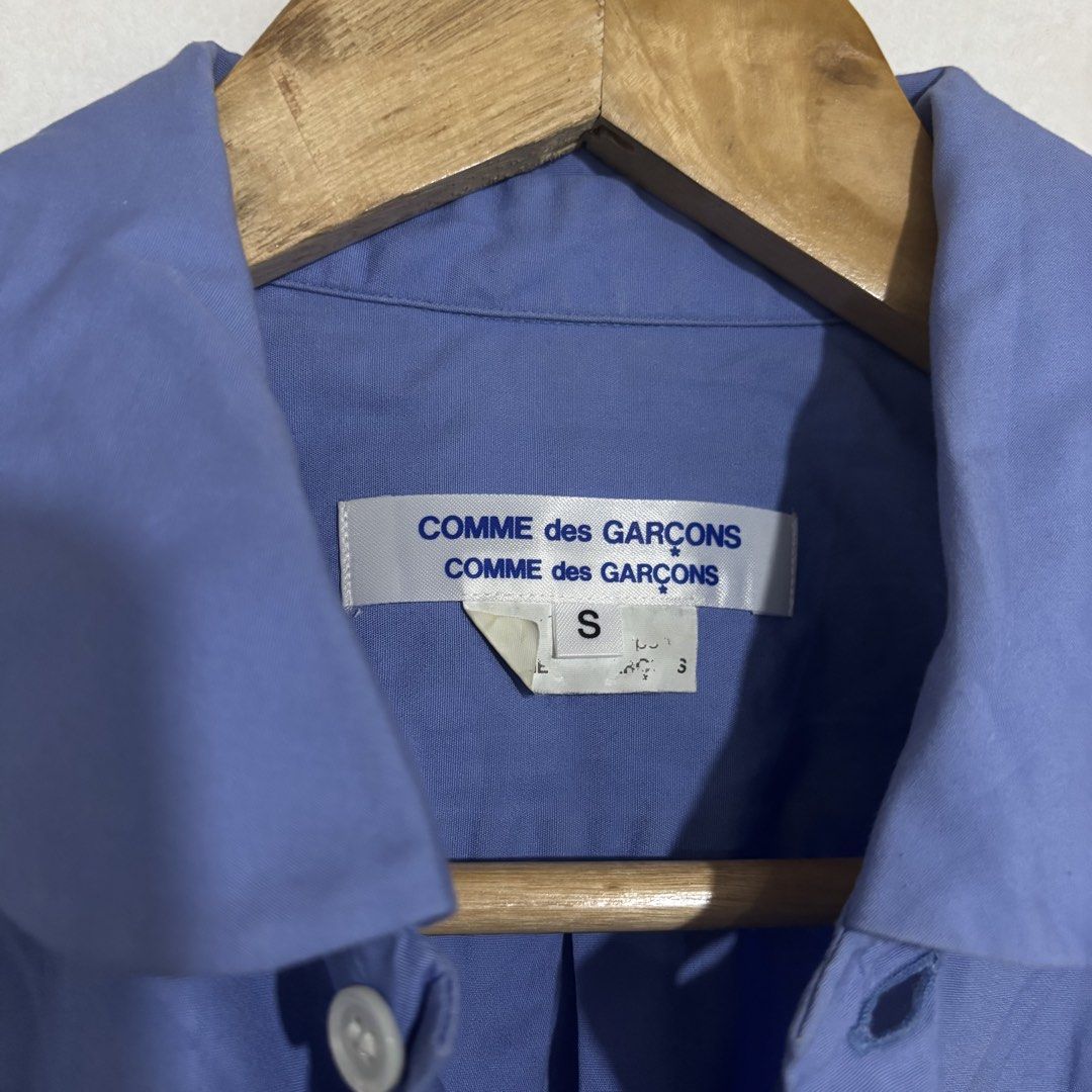Comme des Garcons Blue Shirt - Size S (Category: Formal Shirts) located in Cebu City. Submitted by kidfrom6000 (Listing ID 1426817279, Image 2). Description: COMME DES GARCONS W18 L25 ISSUE: none Condition: 10/10 Freeship Cebu city.