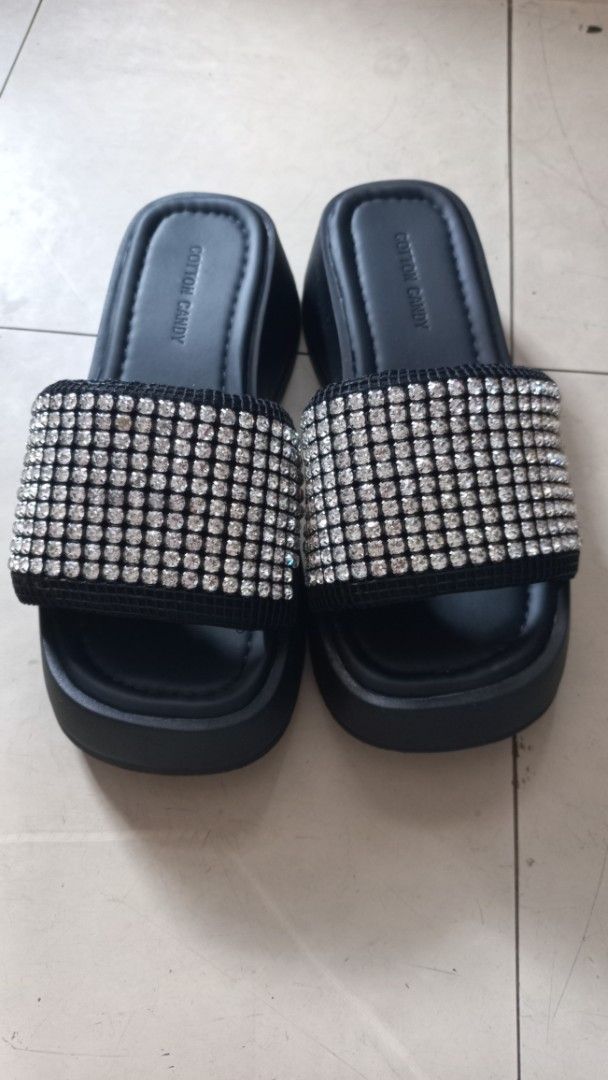 Cotton Candy Rhinestone Slides (Category: Flats & Sandals) located in Quezon City. Submitted by kndeclutter (Listing ID 1426826932, Image 1). Description: *RFS: decluttering *actual size is 23.5cm *Barely used *BKK product *Payment options: GCASH/Eastwest/BPI REMINDER: Kindly manage your expectation, items are secondhand unless stated as brand new. DELIVERY OPTION: for standard shipping, J&T Express. I will be the one to booked for shipment. for 