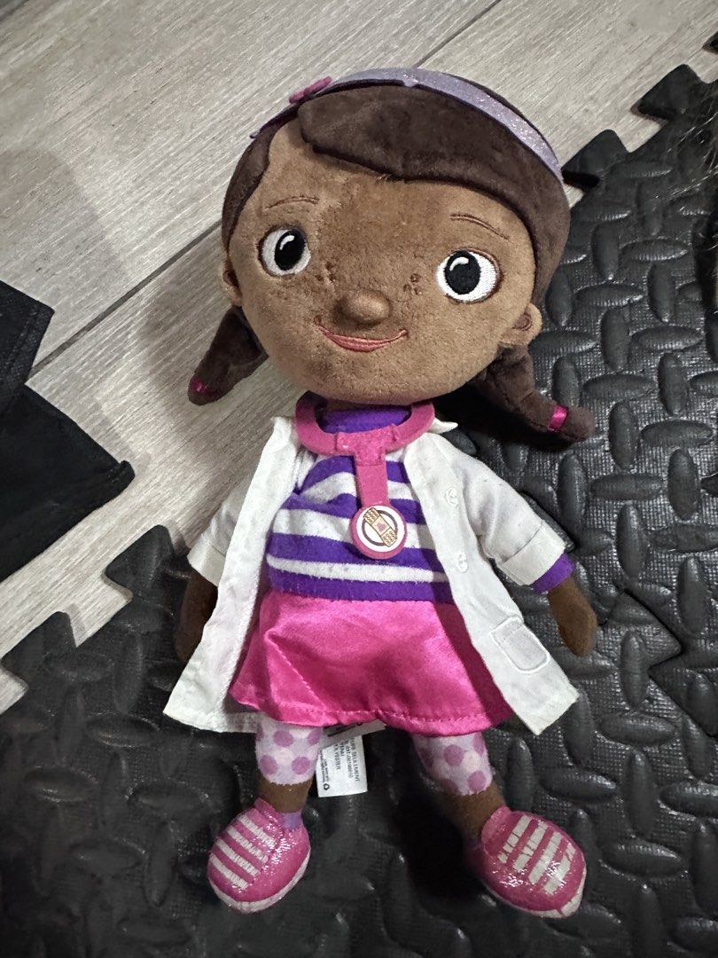 Doc McStuffins Plush Doll (Category: Plushies & Soft Toys) located in Caloocan City. Submitted by ashleyscorner (Listing ID 1426802304, Image 1). Description: .