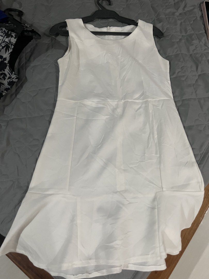 Dress for sale (Category: Dresses) located in Quezon City. Submitted by prettypetite01 (Listing ID 1426856147, Image 2). Description: Kaysa sa medium 150 each .