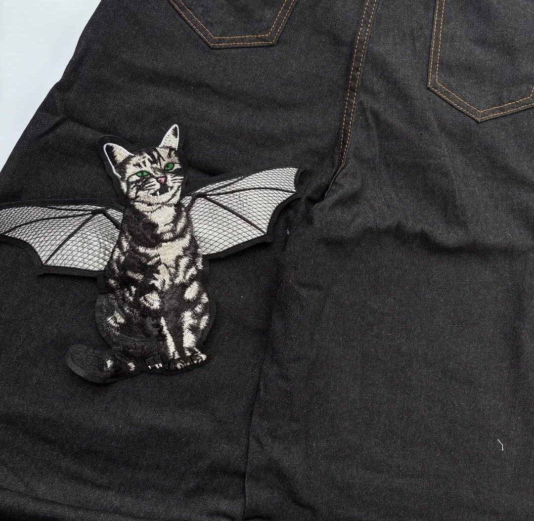 Embroidered Raw Denim Baggy Pants (Category: Jeans) located in Manila. Submitted by nevergiveafck (Listing ID 1426907058, Image 2). Description: Embroidered Raw Denim Baggy Pants 450+SF (Negotiable) 800 aspack Dimes: Waist 30 Length 41.