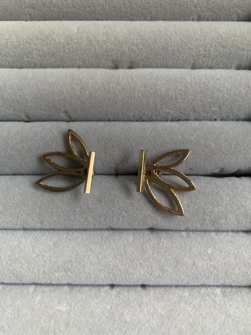 Esoteric whimsical Goldtoned Hamsa and Leaf Earrings (Category: Earrings) located in Tarlac. Submitted by thrice.closet (Listing ID 1426811454, Image 3). Description: ₱100 each or ₱150 take all.