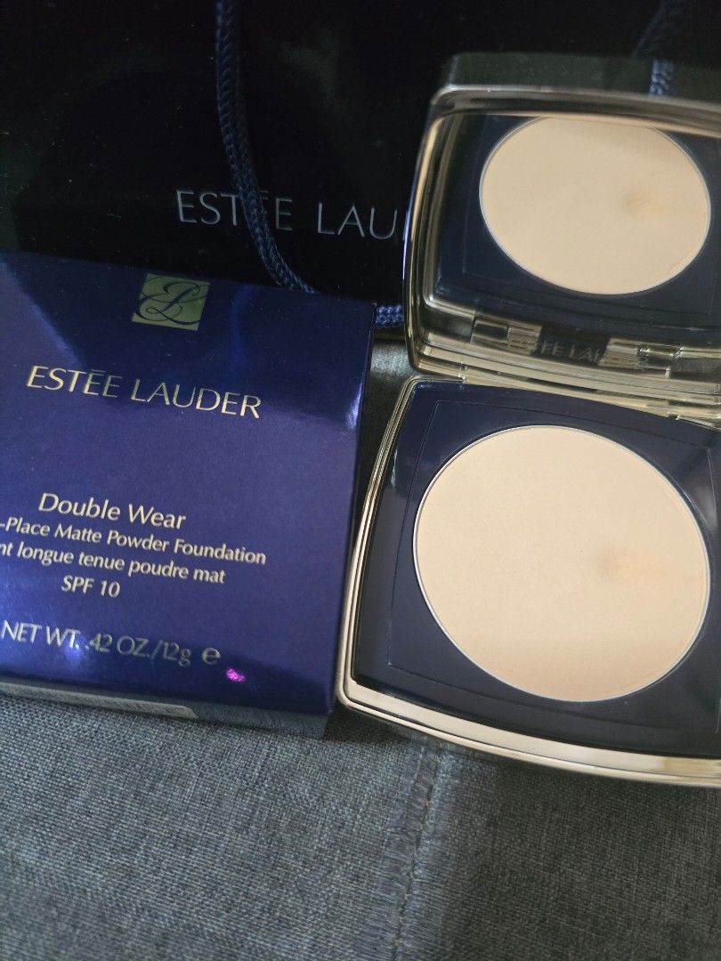 Estee Lauder Double Wear Matte Powder Foundation (Category: Makeup) located in Quezon City. Submitted by jen_bee (Listing ID 1426809242, Image 1). Description: 2W 1.5 natural suede no sponge.