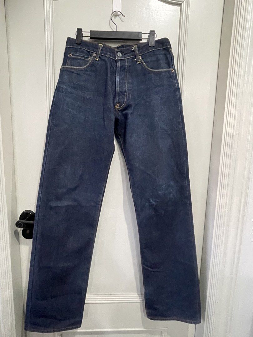 EVISU Lot 2003 Jeans Size 30x34 (Category: Jeans) located in Manila. Submitted by declutterprom (Listing ID 1426863119, Image 1). Description: 32 by 42 Hem is 9 Needs washed.