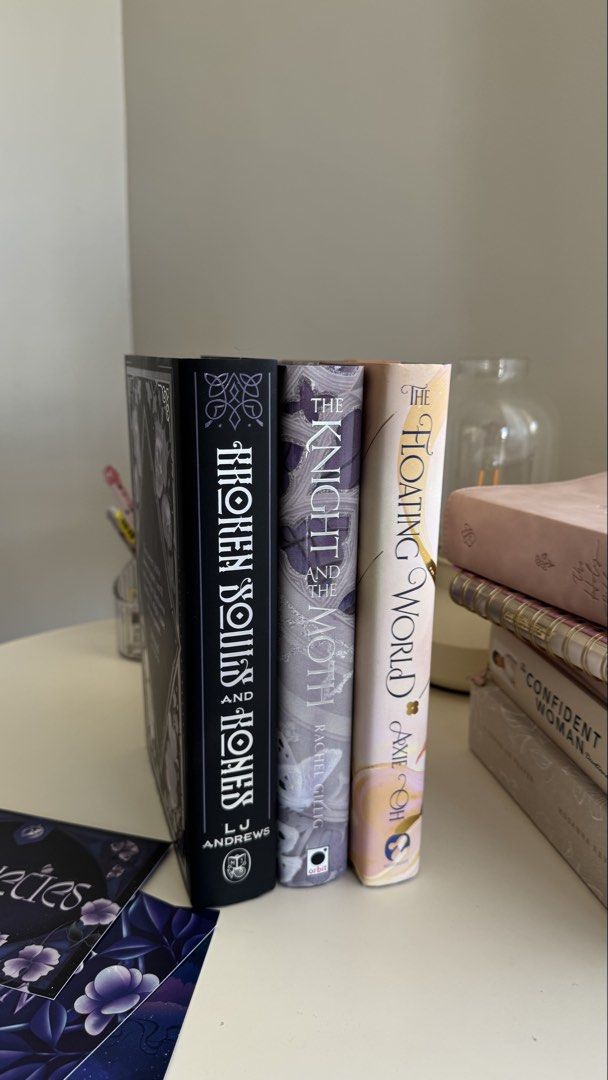 Fairyloot May 2025 1 Book Left (Category: Storybooks) located in Santa Rosa. Submitted by summerbabe23 (Listing ID 1426823580, Image 2). Description: Fairyloot Exclusive Edition May 2025 Box (Brand New) ~ YA Fantasy ~ Adult Fantasy ~ Romantasy 1. The Floating World (SOLD) 2. The Knight and The Moth (SOLD) 3. Broken Souls and Bones ₱2,500 - Broken Souls and Bones only available..