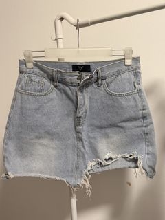 (Category: ) located in . Submitted by bell_wardrobe (Listing ID 1426935465, Image 1). Description: .