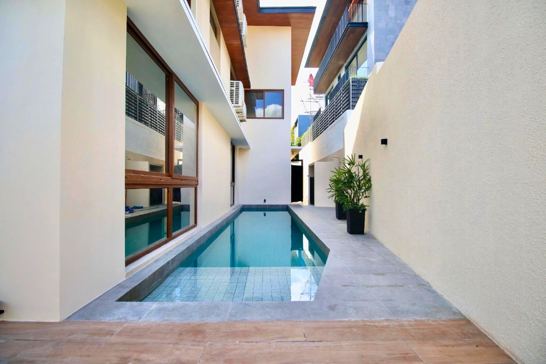 (Category: ) located in . Submitted by thatsbrokerraven (Listing ID 1426885541, Image 1). Description: .