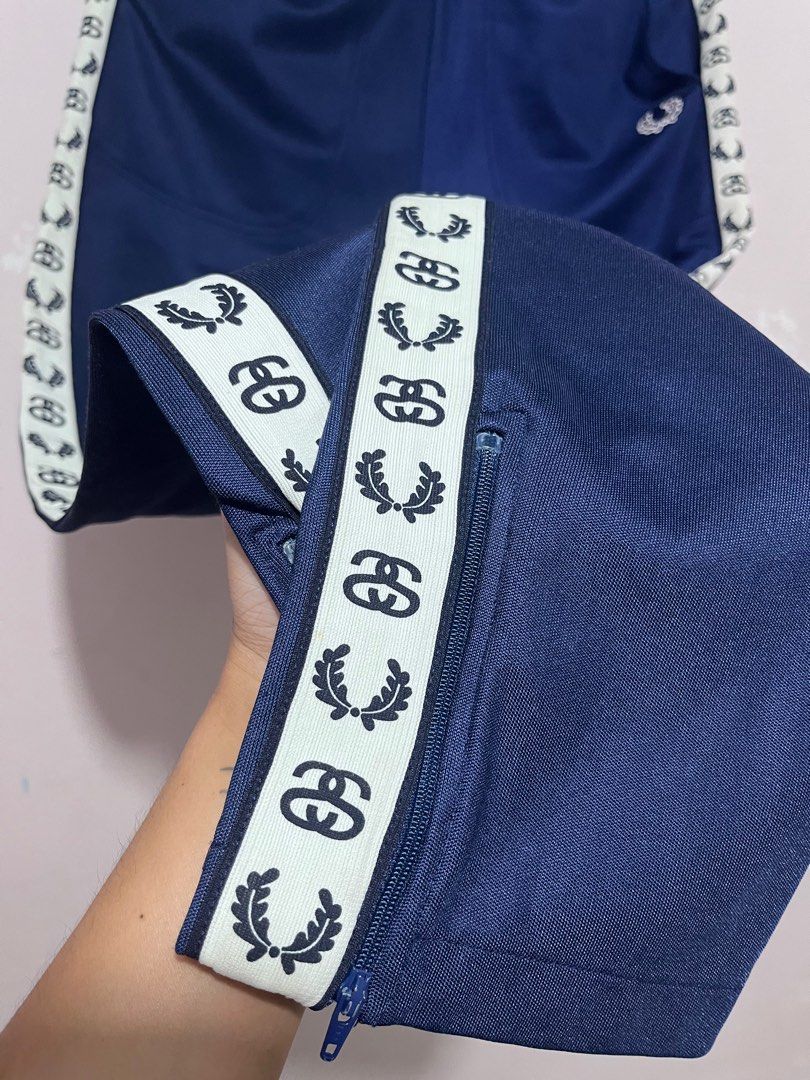 Fred Perry x Stussy Jogger Pants (Category: Joggers) located in Cebu City. Submitted by selectorschoice18 (Listing ID 1426946730, Image 3). Description: Fred Perry x Stussy Jogger Pants Size: Small Measurements: 28,32 x 42 Condition: 9.8/10 Price: 2250.