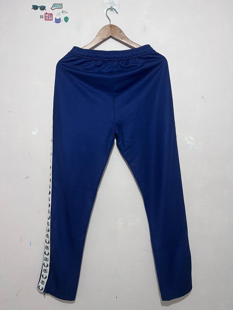 Fred Perry x Stussy Jogger Pants (Category: Joggers) located in Cebu City. Submitted by selectorschoice18 (Listing ID 1426946730, Image 2). Description: Fred Perry x Stussy Jogger Pants Size: Small Measurements: 28,32 x 42 Condition: 9.8/10 Price: 2250.