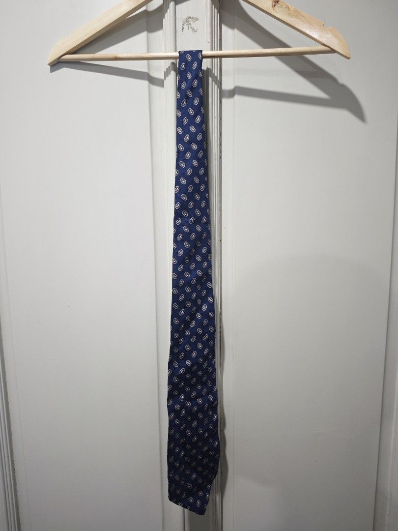 Givenchy Paisley Tie (Category: Ties) located in Iloilo. Submitted by declutterpm2 (Listing ID 1426858531, Image 1). Description: DM for more inquirys.