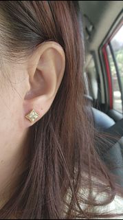 (Category: ) located in . Submitted by Myclosetdeclutter (Listing ID 1426837976, Image 1). Description: .