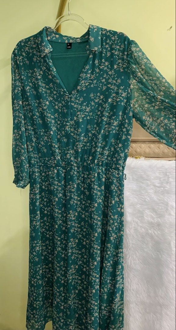 Green Floral Maxi Dress (Category: Dresses) located in Manila. Submitted by amethyste_ph (Listing ID 1426906867, Image 2). Description: .