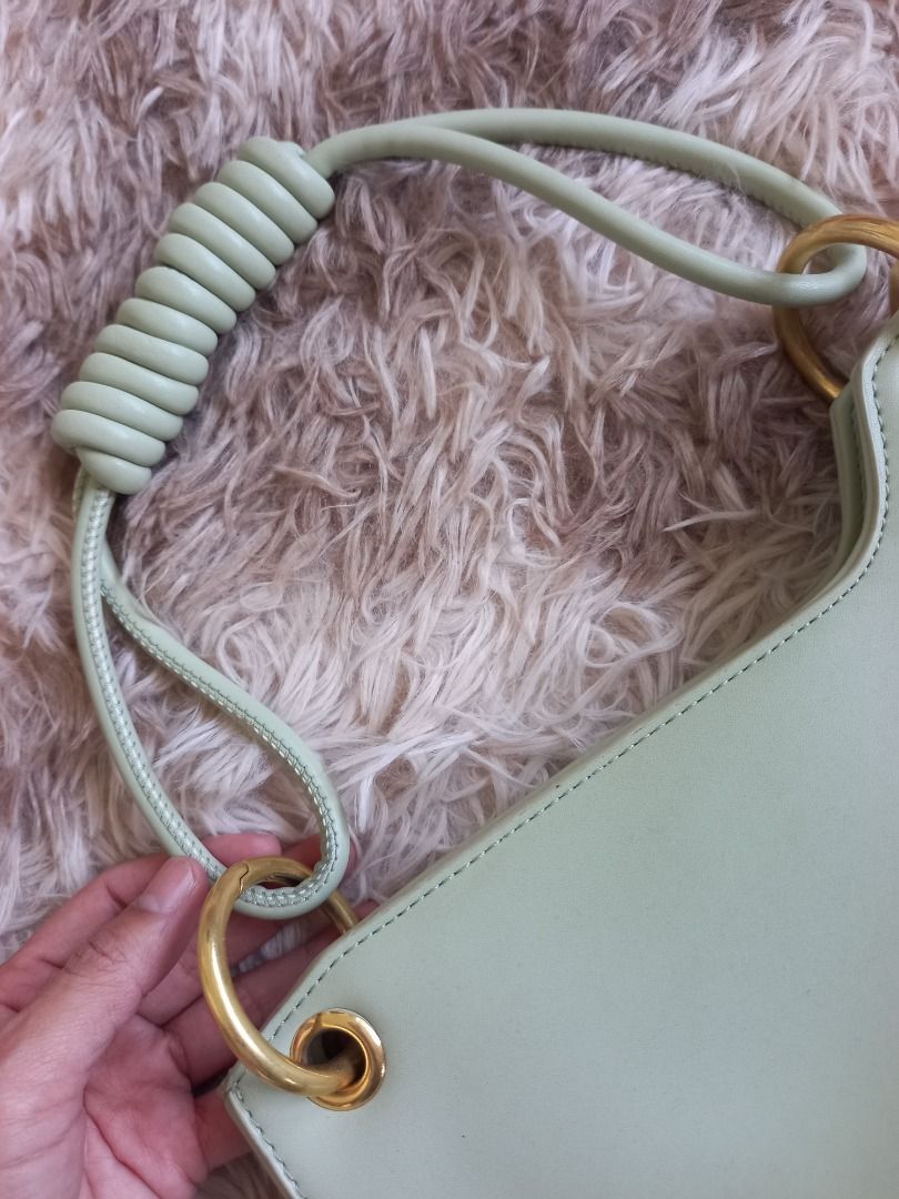 HIGH QUALITY BAG 2 (Category: Shoulder Bags) located in Bulacan. Submitted by mariekitkit (Listing ID 1426897092, Image 3). Description: Pm for queries. 𝘋𝘪𝘴𝘤𝘭𝘢𝘪𝘮𝘦𝘳: 𝙏𝙝𝙚 𝙨𝙝𝙤𝙥 𝙢𝙖𝙧𝙞𝙚𝙠𝙞𝙩𝙠𝙞𝙩 𝘢𝘳𝘦 𝘯𝘰𝘵 𝘢𝘴𝘴𝘰𝘤𝘪𝘢𝘵𝘦𝘥 𝘰𝘳 𝘢𝘧𝘧𝘪𝘭𝘪𝘢𝘵𝘦𝘥 𝘸𝘪𝘵𝘩 𝘢𝘯𝘺 𝘰𝘧 𝘵𝘩𝘦 𝘣𝘳𝘢𝘯𝘥𝘴 𝘧𝘦𝘢𝘵𝘶𝘳𝘦𝘥.𝘈𝘭𝘭 𝘵𝘳𝘢𝘥𝘦𝘮𝘢𝘳𝘬𝘴, 𝘭𝘰𝘨𝘰𝘴 𝘢𝘯𝘥 𝘤𝘰𝘱𝘺𝘳𝘪𝘨𝘩𝘵𝘴 𝘳𝘦𝘴𝘦𝘳𝘷𝘦𝘥 𝘵𝘰 𝘵𝘩𝘦 𝘰𝘳𝘪𝘨𝘪𝘯𝘢𝘭 𝘣�