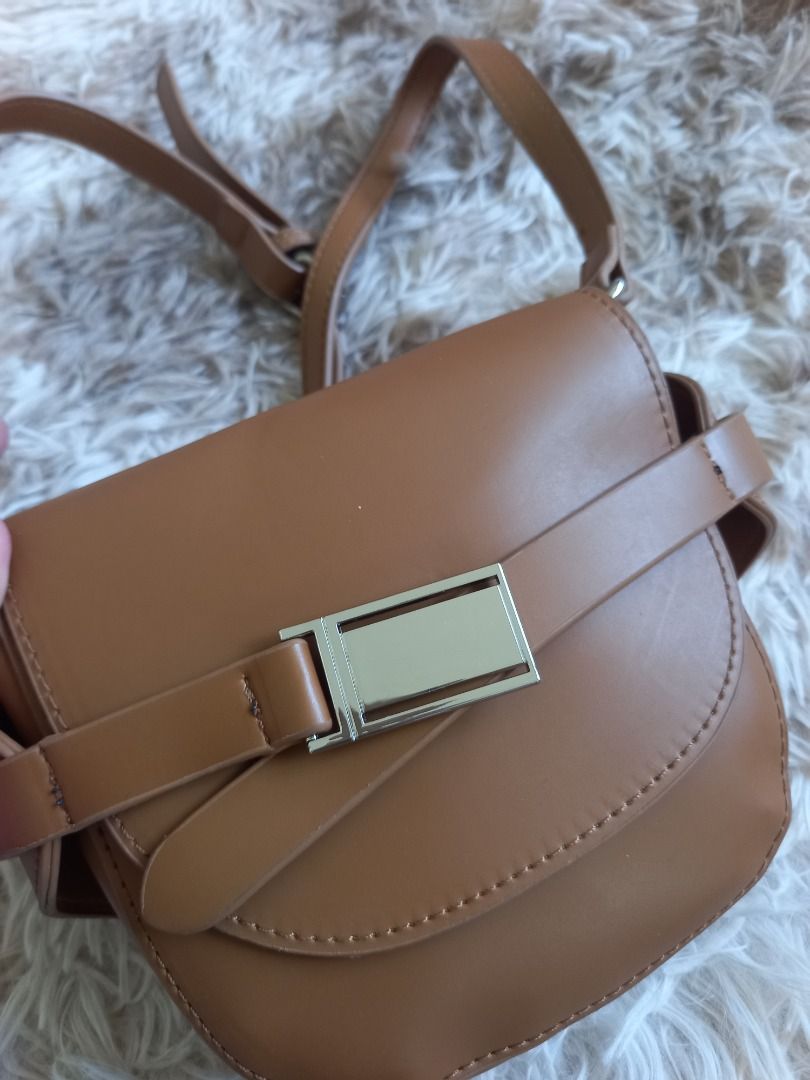 HIGH QUALITY BAG 3 (Category: Cross-body Bags) located in Bulacan. Submitted by mariekitkit (Listing ID 1426917877, Image 3). Description: 𝘋𝘪𝘴𝘤𝘭𝘢𝘪𝘮𝘦𝘳: 𝙏𝙝𝙚 𝙨𝙝𝙤𝙥 𝙢𝙖𝙧𝙞𝙚𝙠𝙞𝙩𝙠𝙞𝙩 𝘢𝘳𝘦 𝘯𝘰𝘵 𝘢𝘴𝘴𝘰𝘤𝘪𝘢𝘵𝘦𝘥 𝘰𝘳 𝘢𝘧𝘧𝘪𝘭𝘪𝘢𝘵𝘦𝘥 𝘸𝘪𝘵𝘩 𝘢𝘯𝘺 𝘰𝘧 𝘵𝘩𝘦 𝘣𝘳𝘢𝘯𝘥𝘴 𝘧𝘦𝘢𝘵𝘶𝘳𝘦𝘥.𝘈𝘭𝘭 𝘵𝘳𝘢𝘥𝘦𝘮𝘢𝘳𝘬𝘴, 𝘭𝘰𝘨𝘰𝘴 𝘢𝘯𝘥 𝘤𝘰𝘱𝘺𝘳𝘪𝘨𝘩𝘵𝘴 𝘳𝘦𝘴𝘦𝘳𝘷𝘦𝘥 𝘵𝘰 𝘵𝘩𝘦 𝘰𝘳𝘪𝘨𝘪𝘯𝘢𝘭 𝘣𝘳𝘢𝘯𝘥 𝘰𝘸𝘯