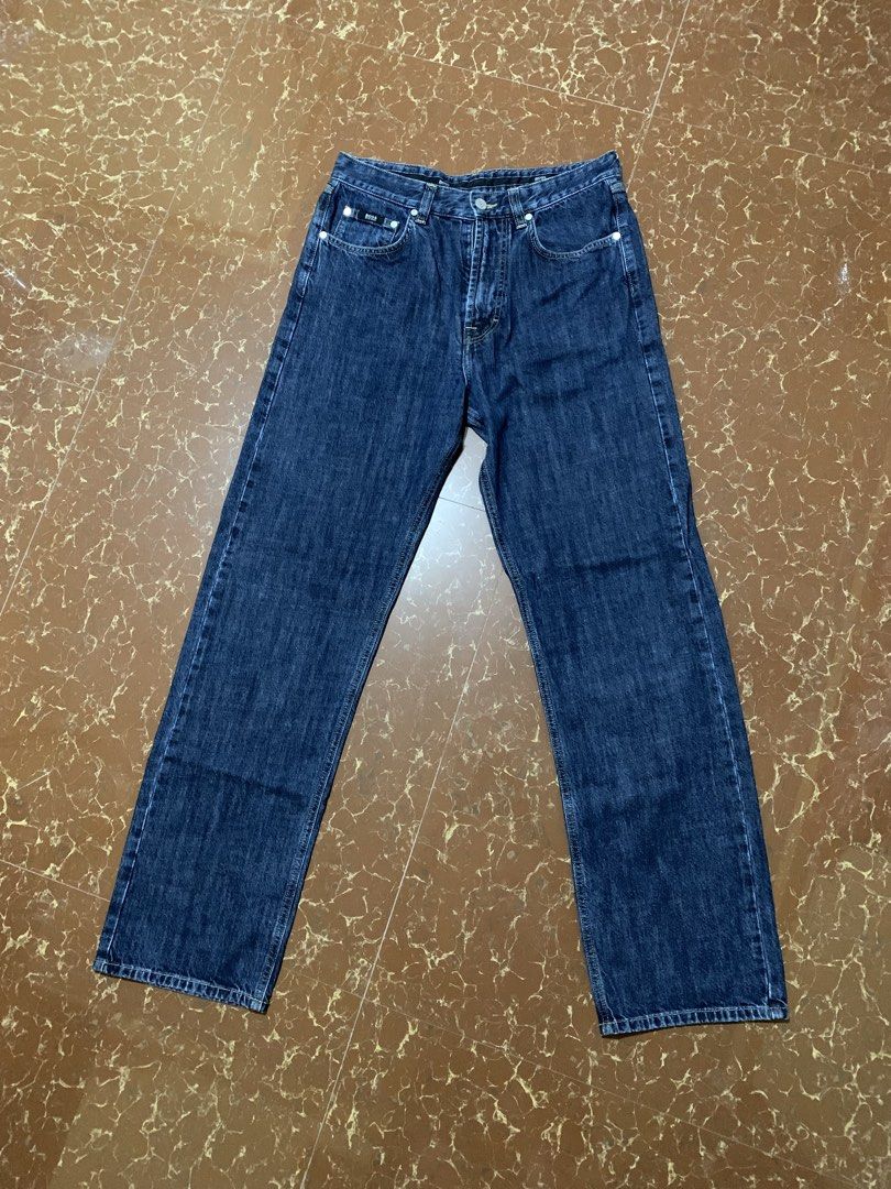 Hugo Boss Dark Wash Jeans (Category: Jeans) located in Baler. Submitted by again-findzee_05081996. (Listing ID 1426900973, Image 1). Description: W 31 / L 44 Color 9.8 Good condition and ready to wear Wash already.