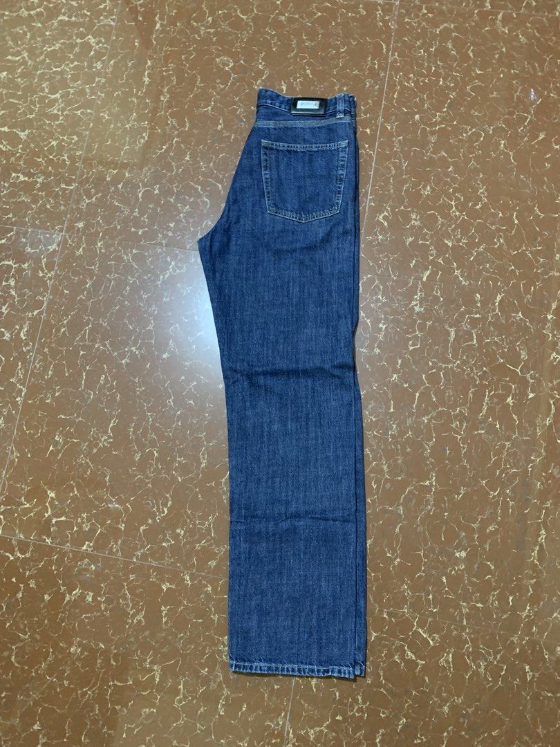 Hugo Boss Dark Wash Jeans (Category: Jeans) located in Baler. Submitted by again-findzee_05081996. (Listing ID 1426900973, Image 2). Description: W 31 / L 44 Color 9.8 Good condition and ready to wear Wash already.