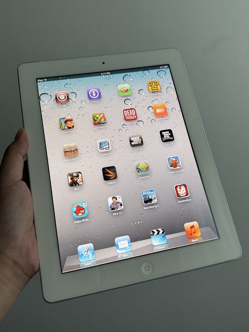 iPad 2 - White (16gb) (Category: iPad) located in Pasig City. Submitted by zephyrone (Listing ID 1426874637, Image 2). Description: iPad 2 (White, 16GB) - Jailbroken - Downgraded to iOS 6.1.3 - Functional but no longer realistically useable in 2026, good for collection purposes - Has old iOS games installed - Can install old apps through Veteris (Jailbroken appstore) - No Apple ID Issue: - Speaker garbled SELLING AS IS, UNIT ONLY, no warranty For