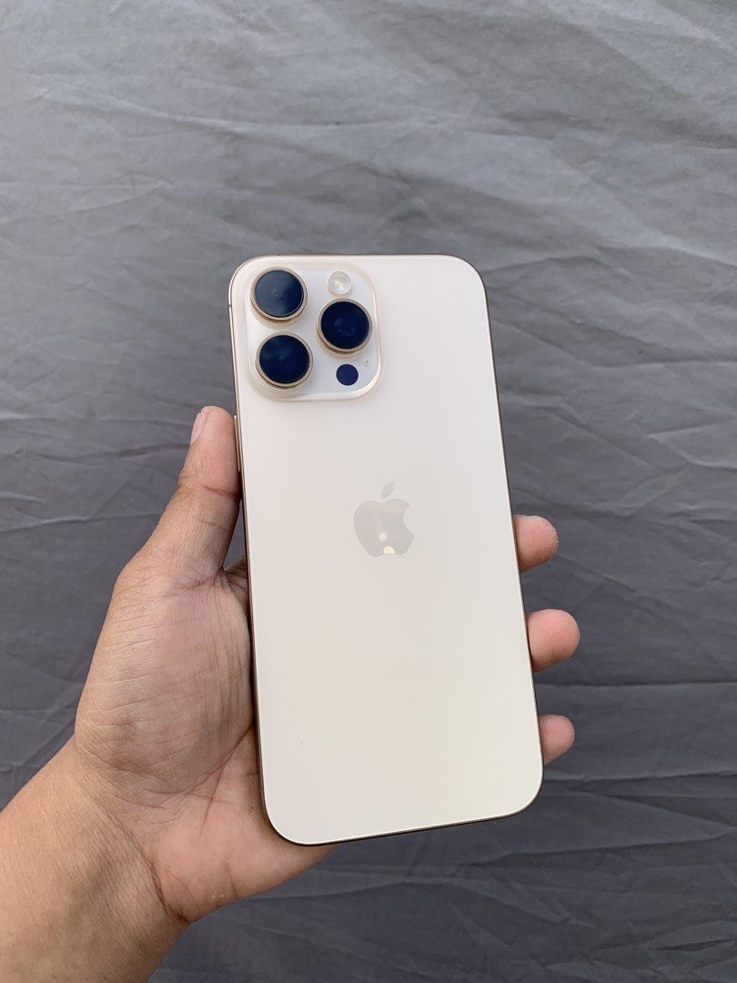 iPhone 16 Pro Max 256GB Factory Unlocked (Category: iPhone 16 Series) located in Manila. Submitted by hello202626 (Listing ID 1426848915, Image 1). Description: Color Desert Titanium 256GB 93Battery health Unit and Case Only All working Never na repair Meet up around metro manila only.
