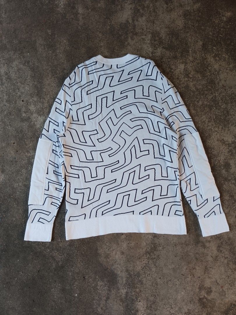 J. Lindeberg Bridge Swirl Knitted Sweater (Category: Coats, Jackets and Outerwear) located in Davao. Submitted by hisdef (Listing ID 1426896161, Image 3). Description: j.lindeberg bridge swirl knitted sweater condition-like new issue-minimal lints size on tag- large Dimensions in inches width-20 length-30 shoulder-18 sleeve-27.