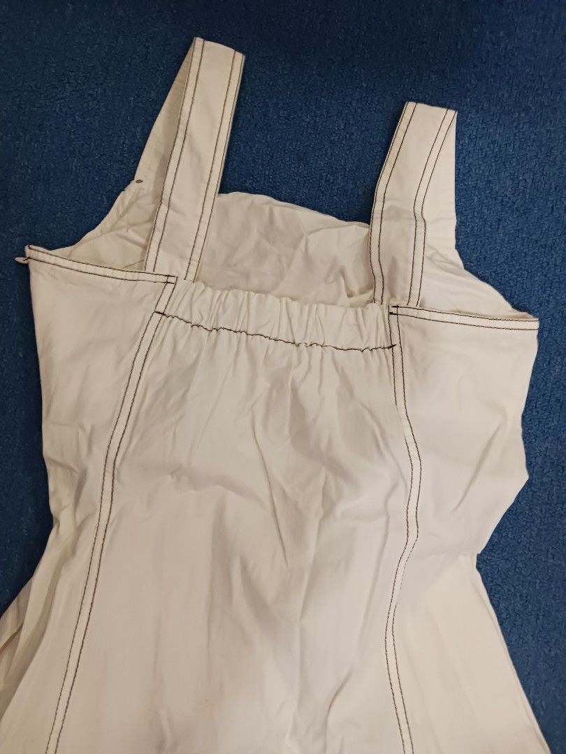 Jumper dress (Category: Dresses) located in Manila. Submitted by rtins (Listing ID 1426794734, Image 3). Description: preloved size: xs-s bust : 28-30 " (smocking) waist : 28" length : 42".