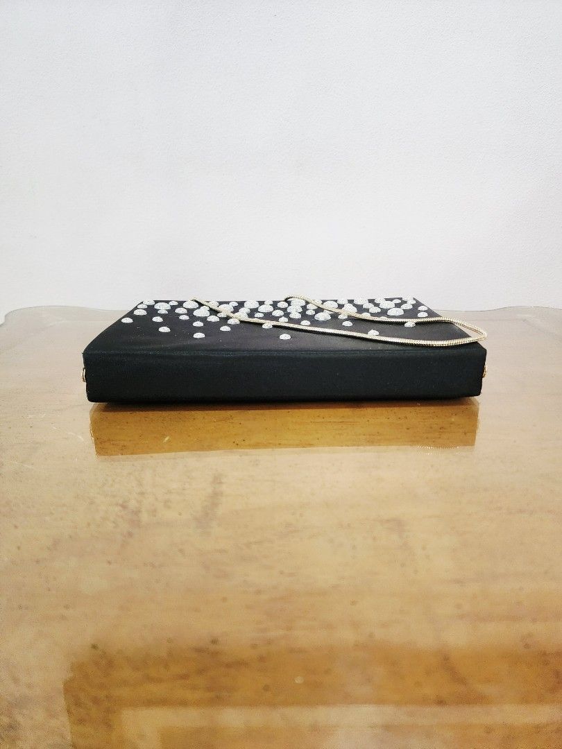 Kate Spade Rectangular Satin Hard Shell Evening Clutch Shoulder Bag (Category: Clutches) located in Valenzuela. Submitted by absolutelychick (Listing ID 1426817155, Image 3). Description: L 9" x W 1.25" x H 6" meron pong scratches sa hardware sa opening please check photos for reference jrs, lbc, j&t lalamove/grab ready.