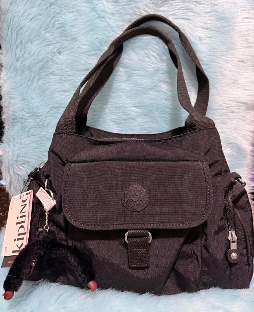 Kipling Black Shoulder Bag (Category: Shoulder Bags) located in Bacoor. Submitted by cielo1985 (Listing ID 1426793922, Image 1). Description: .