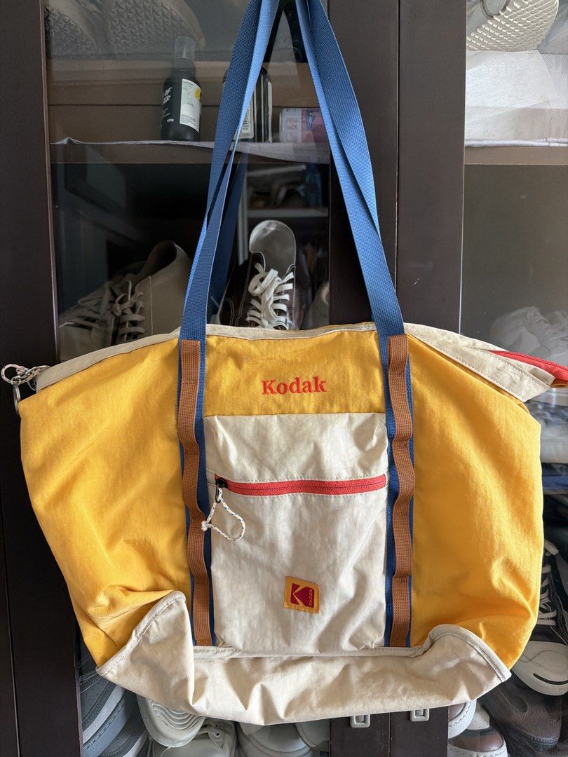 Kodak Tote Bag Korea (Category: Sling Bags) located in Quezon City. Submitted by viber9163490242 (Listing ID 1426879406, Image 1). Description: .