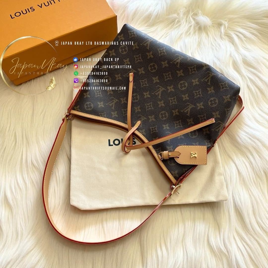 Louis Vuitton CarryAll PM (Category: Luxury Bags & Wallets) located in Las Pinas. Submitted by jadasy_vintagefinds (Listing ID 1426800476, Image 2). Description: CarryAll PM monogram Microchip, Rank SA/Complete 📐29 x 24 x 12 cm 📦 LBC, JNT, JRS Provincial Areas 💸 COD in Metro Manila only 🛵 Same-day delivery via Lalamove/Grab 🌏 Worldwide Shipping via EMS/DHL 📍Store pick up (Dasma Cavite) .
