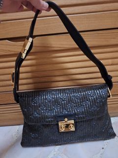 (Category: ) located in . Submitted by abazaarshop (Listing ID 1426833728, Image 1). Description: .