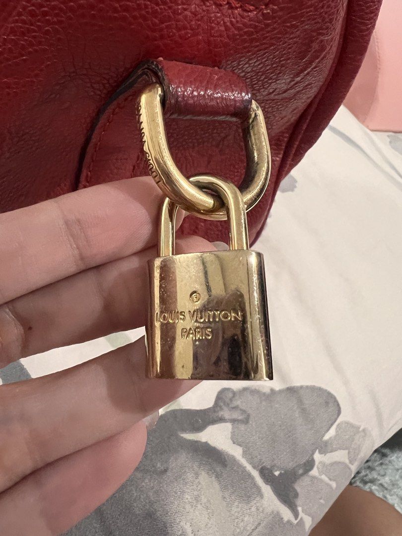 Louis Vuitton SPEEDY 25 (Category: Luxury Bags & Wallets) located in Alaminos. Submitted by ken.chan1 (Listing ID 1426798082, Image 3). Description: Lv speedy 25 Bando Empreinten Leather .